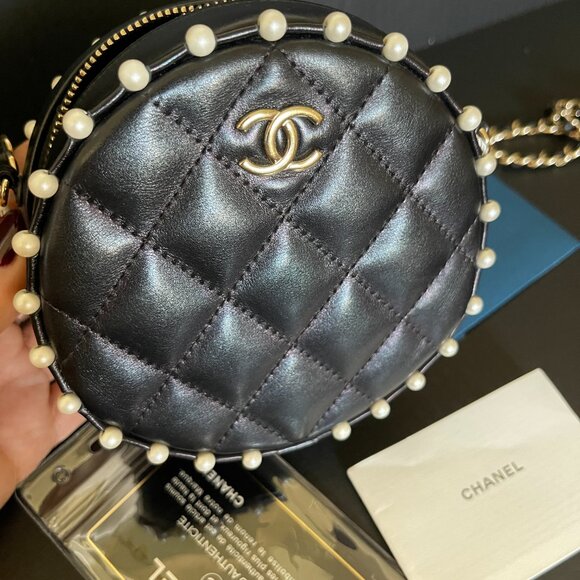 Chanel Matelasse round Pearl Chain Lambskin Shoulder Crossbody Bag - Picture 4 of 16